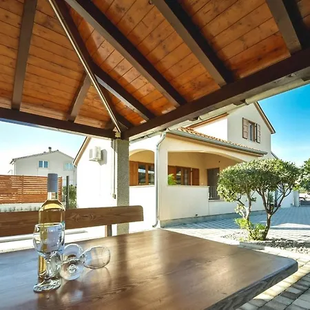 Luna Biograd فيلة *